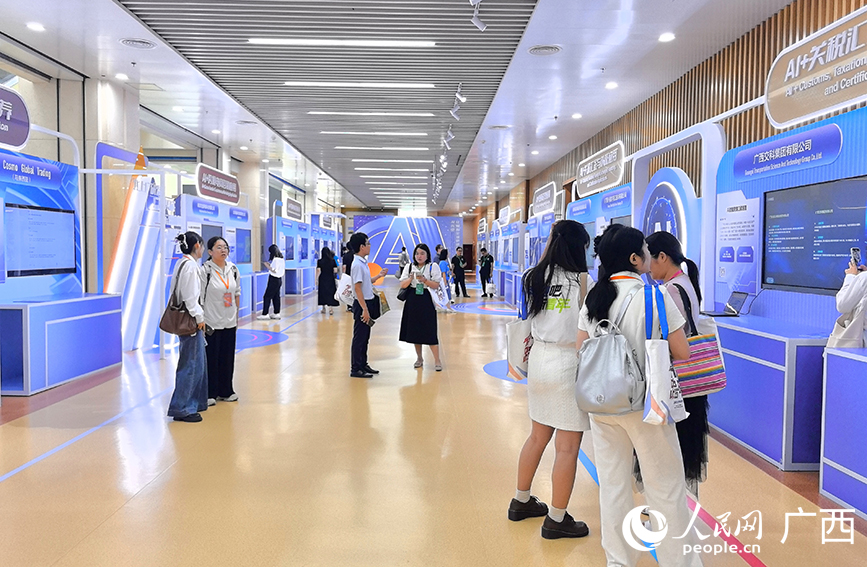 展览现场。人民网 付华周摄